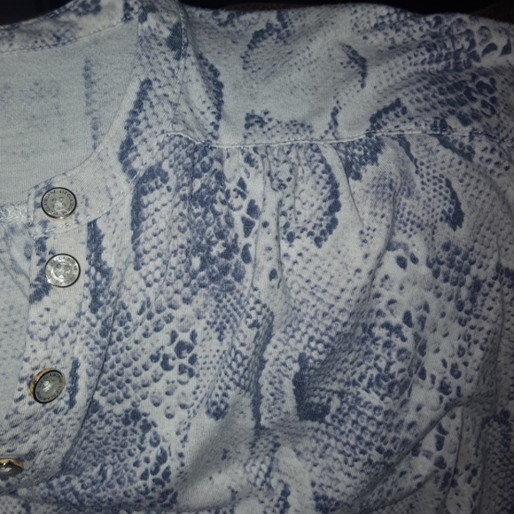Liz Claiborne snake skin top - Picture 3 of 3